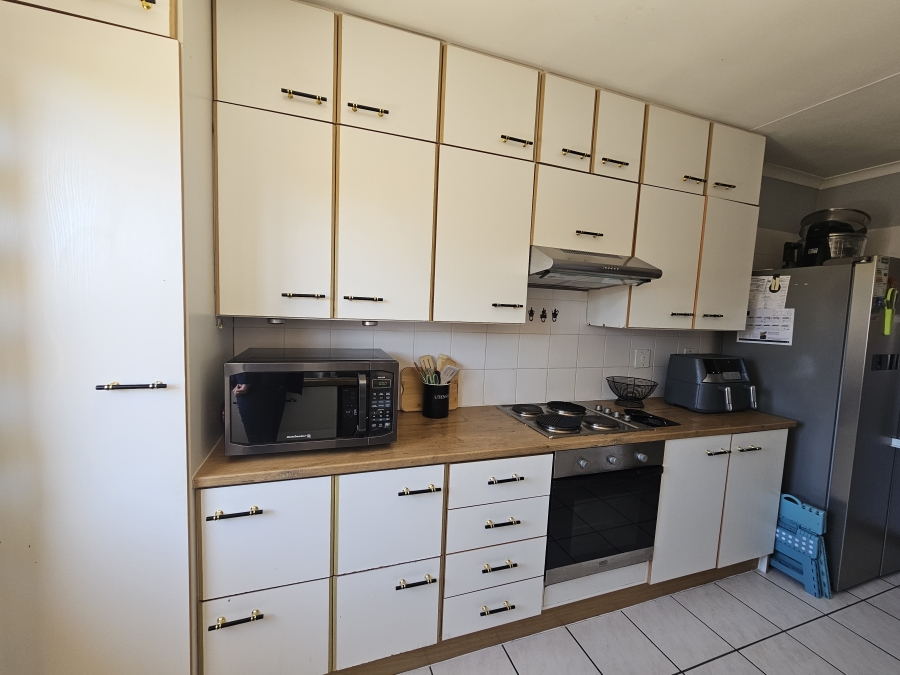 To Let 3 Bedroom Property for Rent in Beacon Bay Eastern Cape
